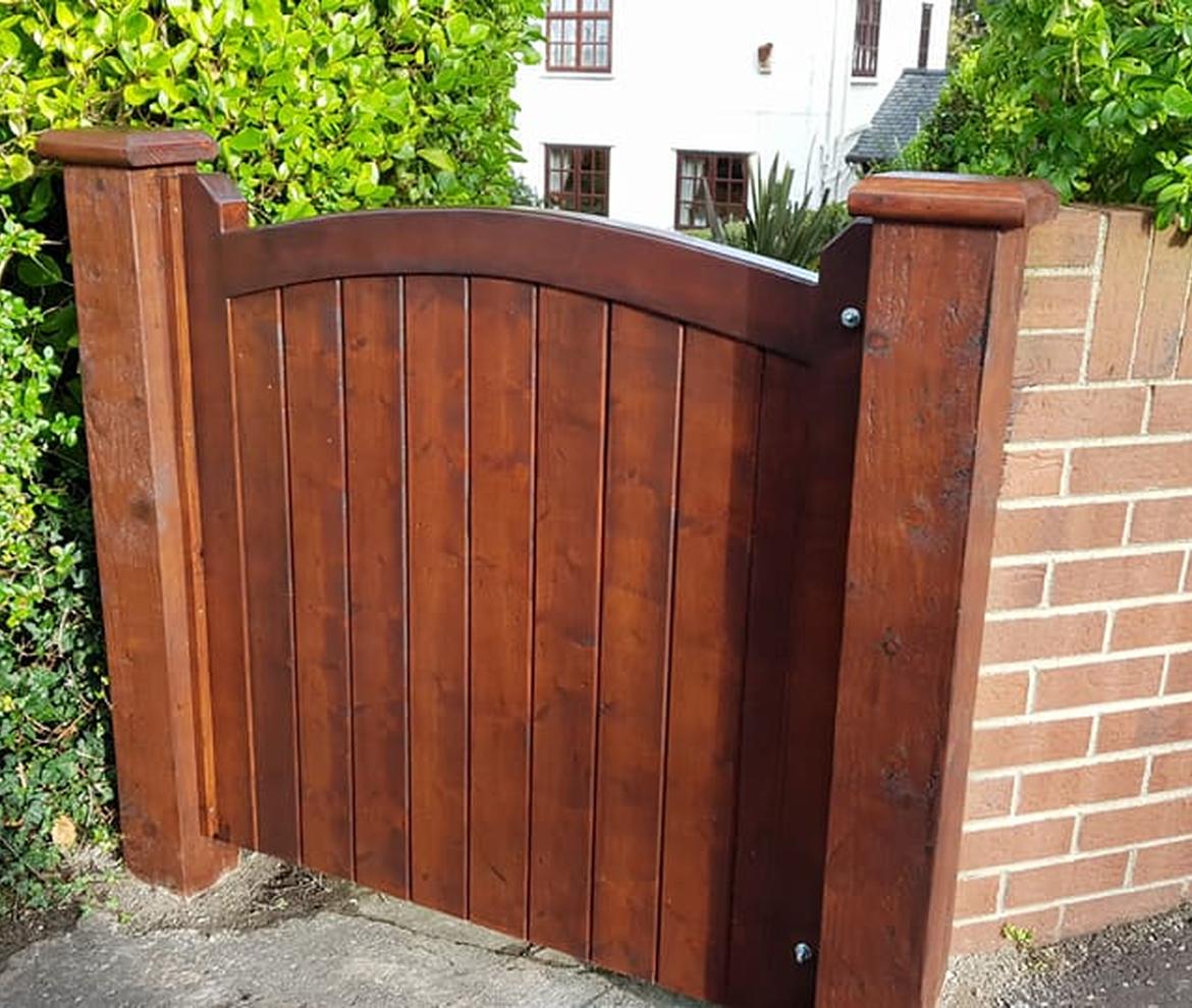 Single Leaf Mortice & Tenon Curve Top Gate - Garden Gates 