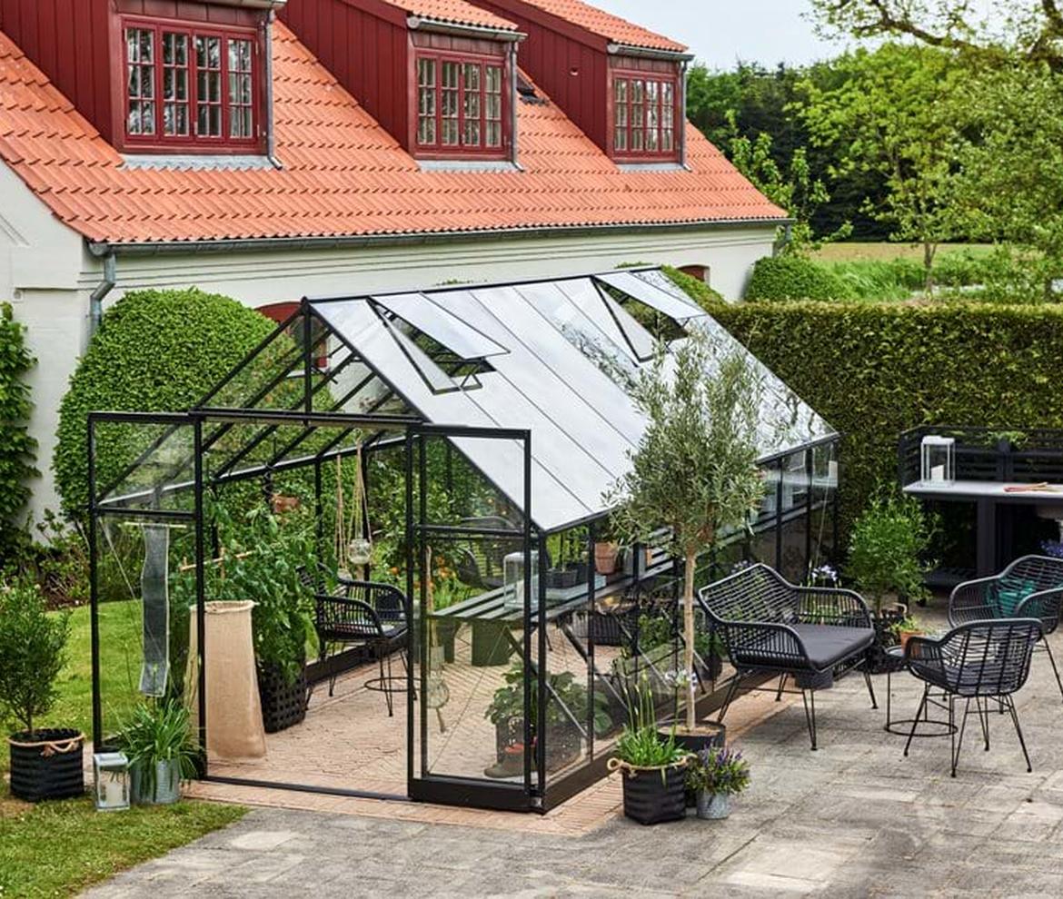 Halls ‘qube’ 8ft x 16ft Greenhouse  - Halls Traditional & Qube Greenhouses