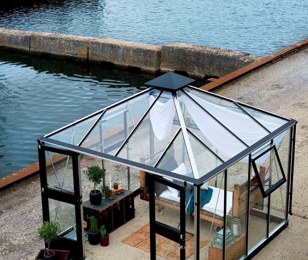 Juliana Oasis - Juliana Greenhouse