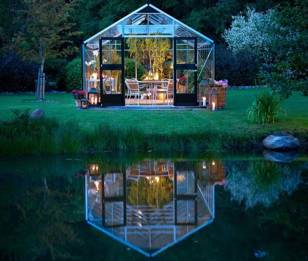 Juliana Gardener - Juliana Greenhouse