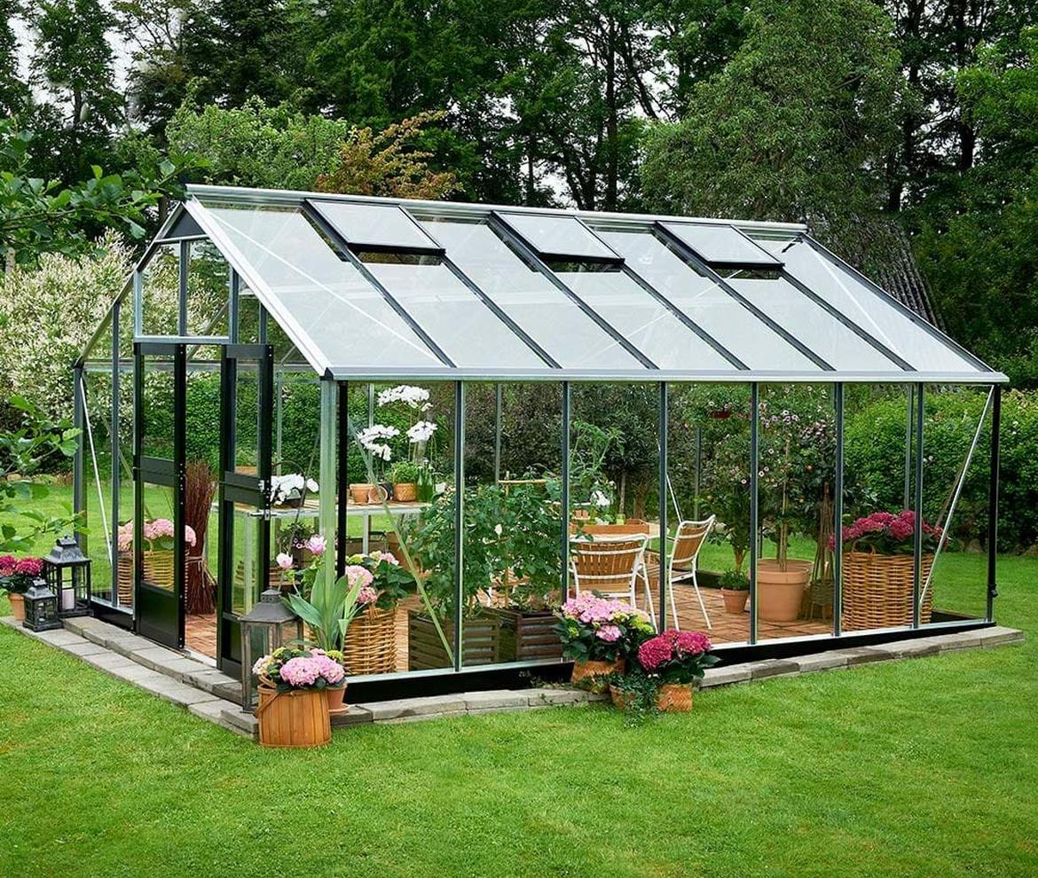 Juliana Gardener - Juliana Greenhouse