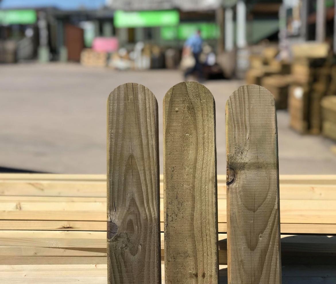 Round Top Fence Boards 94mm x 16mm - Fencing