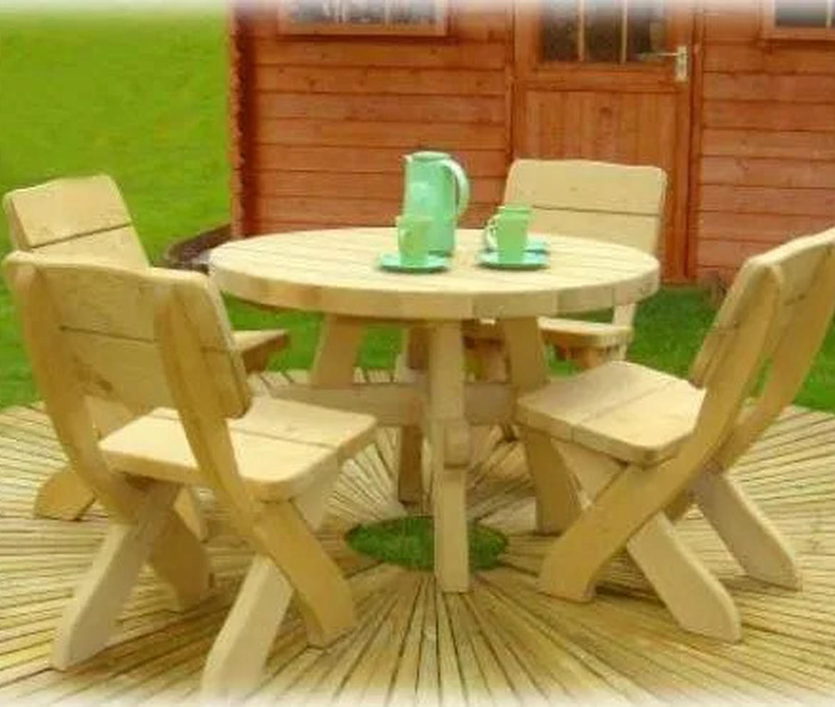Chunky Round Table and Chairs - Garden Furniture Sets