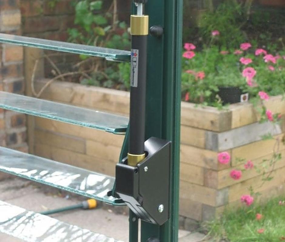 Halls 18’ Green Louvre Polycarbonate Glazing 610 × 457 - 