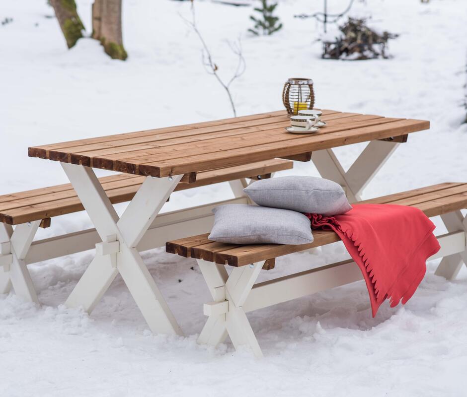 Ekju Retro Table & 2 Benches Set ‘Painted’ - 